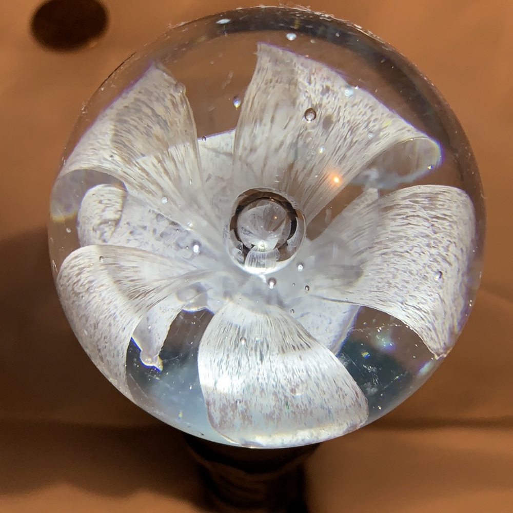 White bubble flower glass paperweight